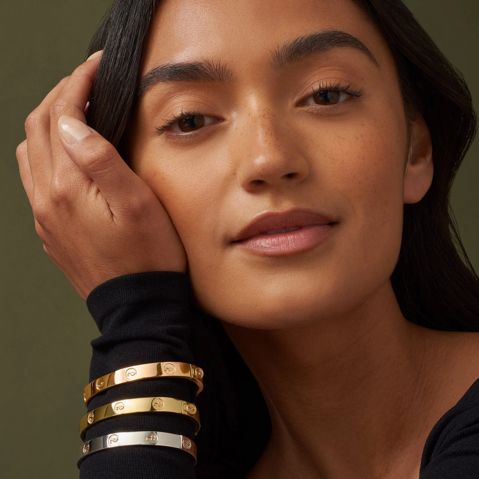 Insignia 9ct Solid Gold Bangle - Image 2